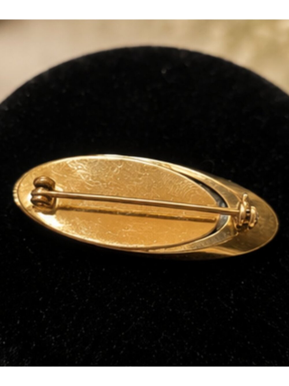 Vintage Gold Tone Abalone Shell Oval Brooch - Picture 2 of 3
